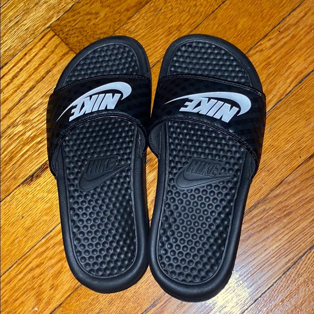 Nike flip flop